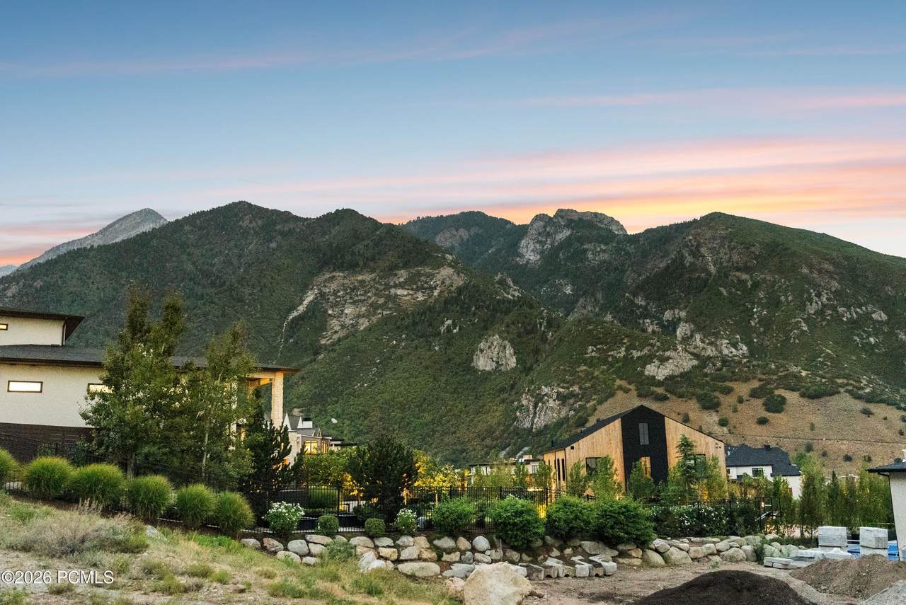 https://bt-photos.global.ssl.fastly.net/parkcity/1280_boomver_1_12603935-2.jpg