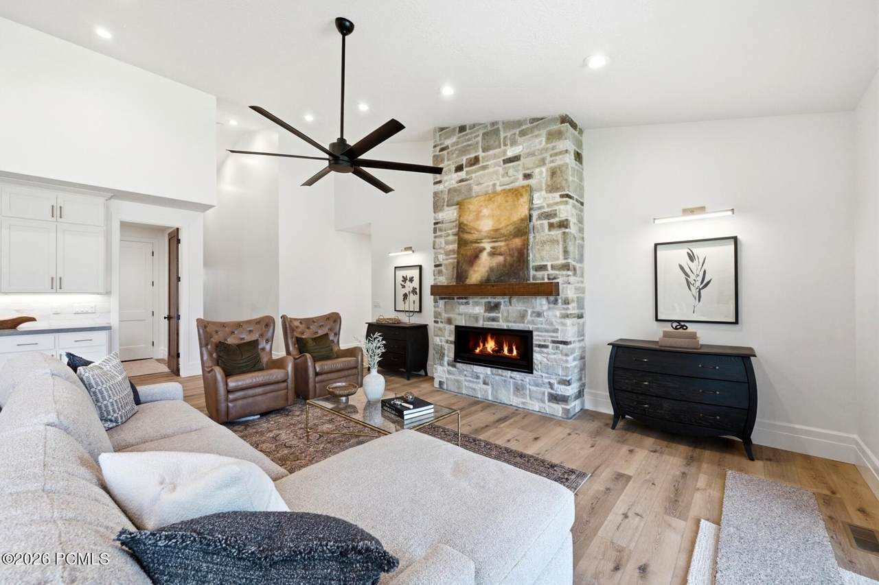 https://bt-photos.global.ssl.fastly.net/parkcity/1280_boomver_1_12603998-2.jpg