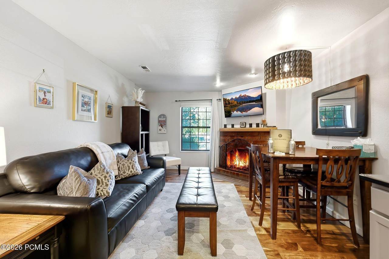 https://bt-photos.global.ssl.fastly.net/parkcity/1280_boomver_1_12604111-2.jpg