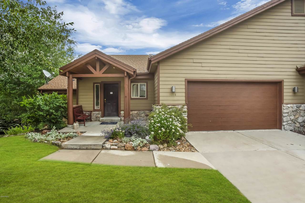 3958 View Pointe Drive - Photo 1