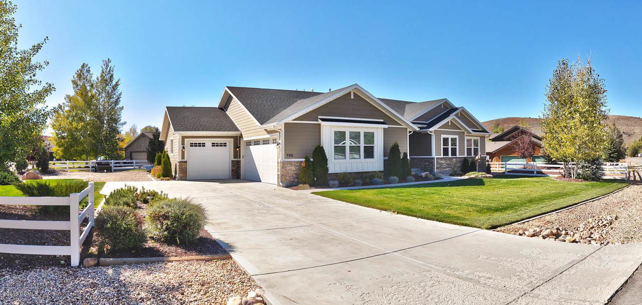 795 Oak Lane - Photo 1
