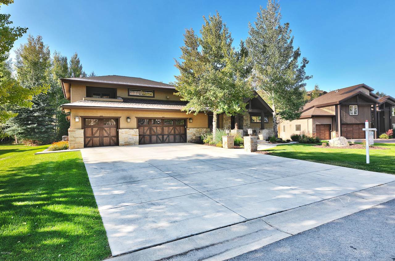 3217 Creek Road - Photo 1