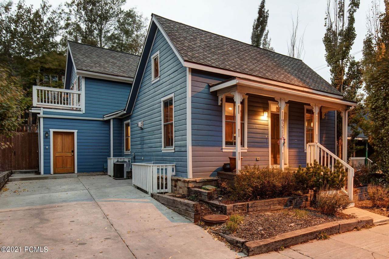 937 Park Avenue - Photo 1