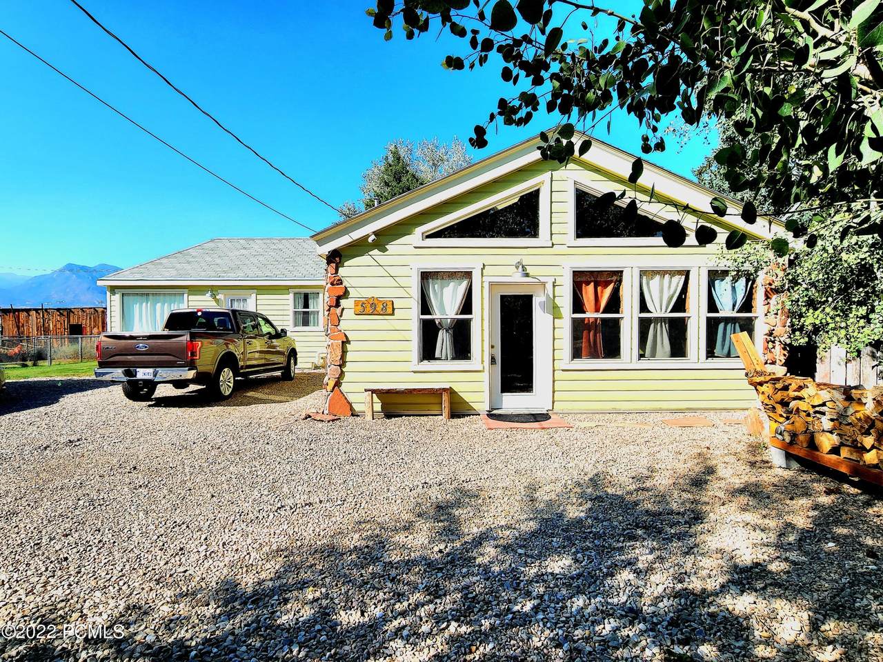 598 300 West - Photo 1