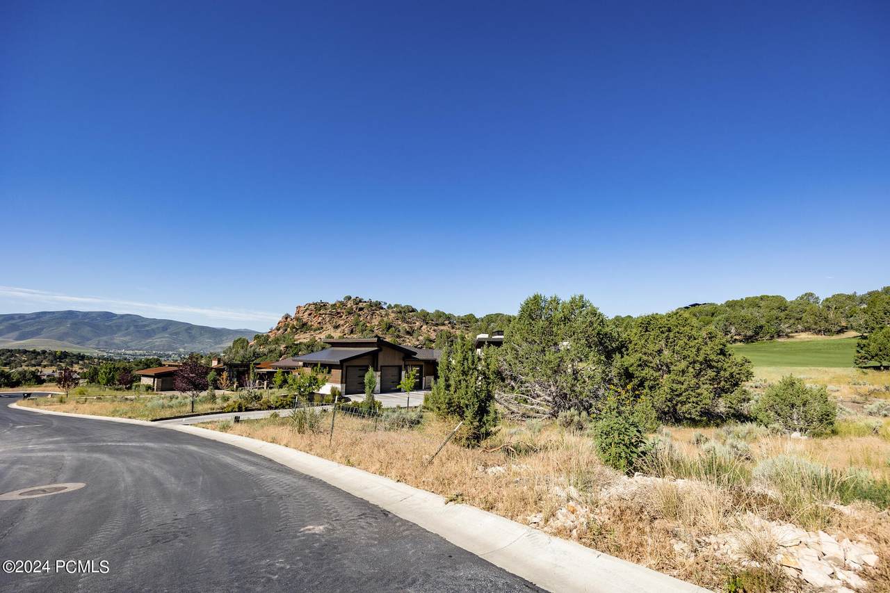 581 Red Mountain Court - Photo 1