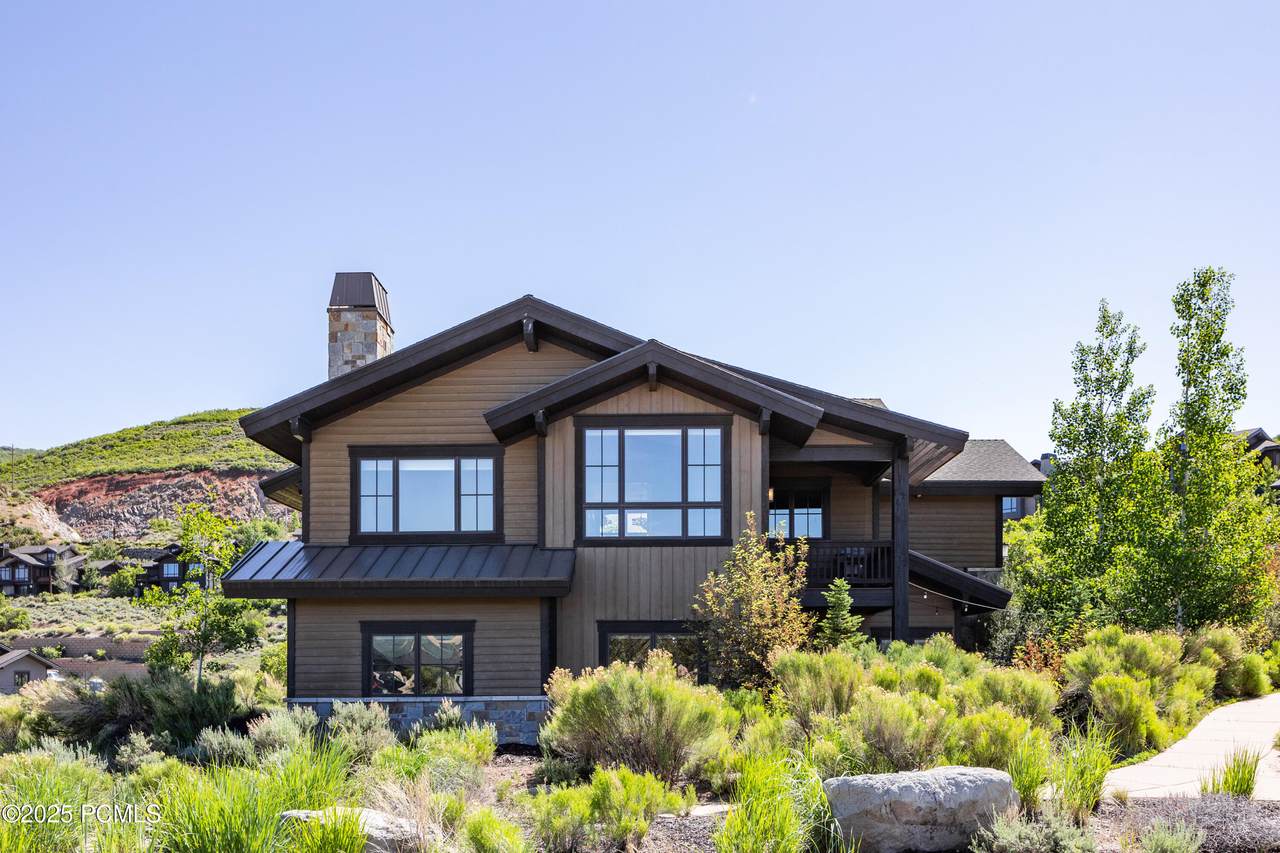 10725 Hideout Trail - Photo 1