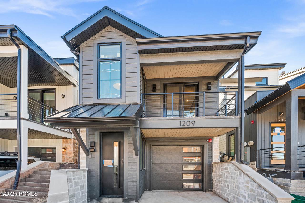1209 Norfolk Avenue - Photo 1