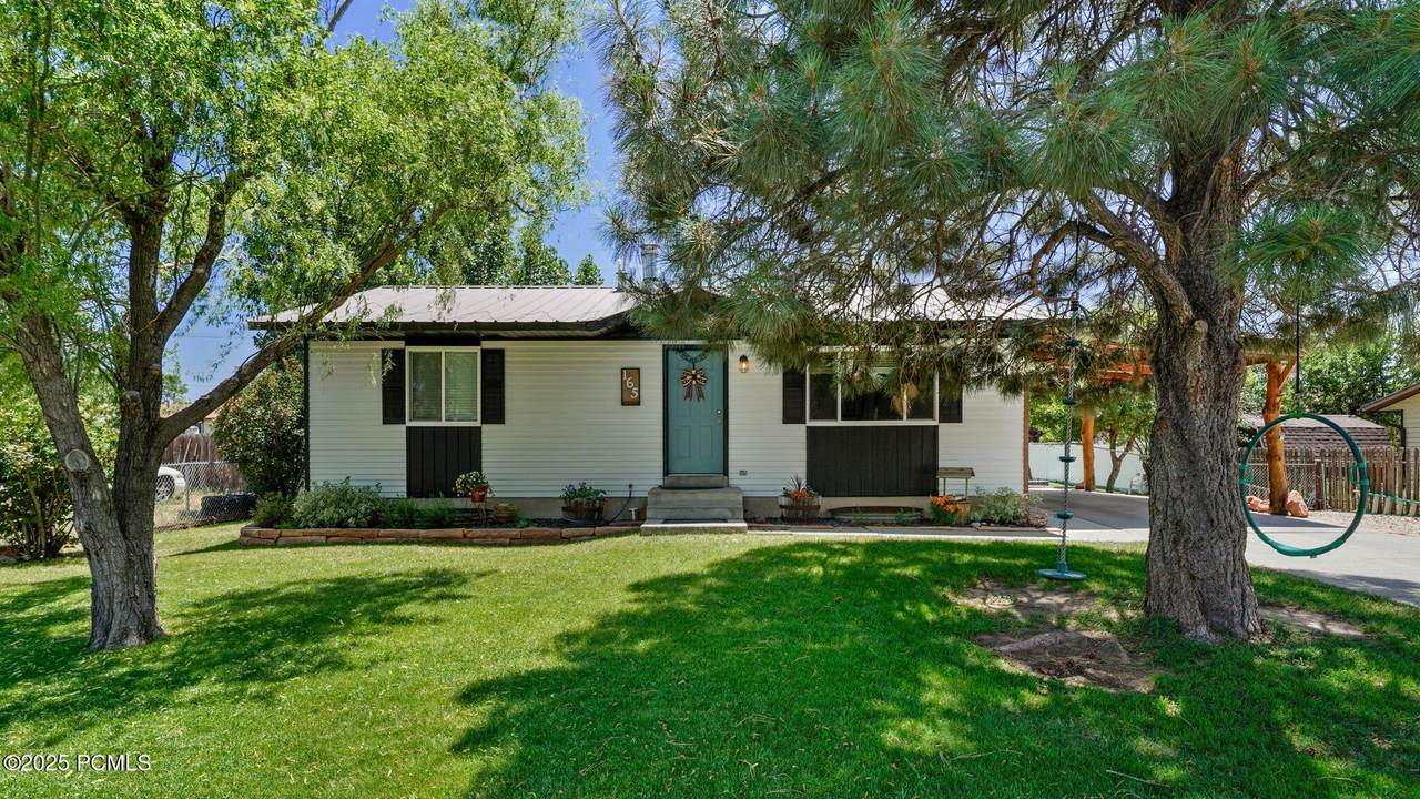 165 850 S - Photo 1