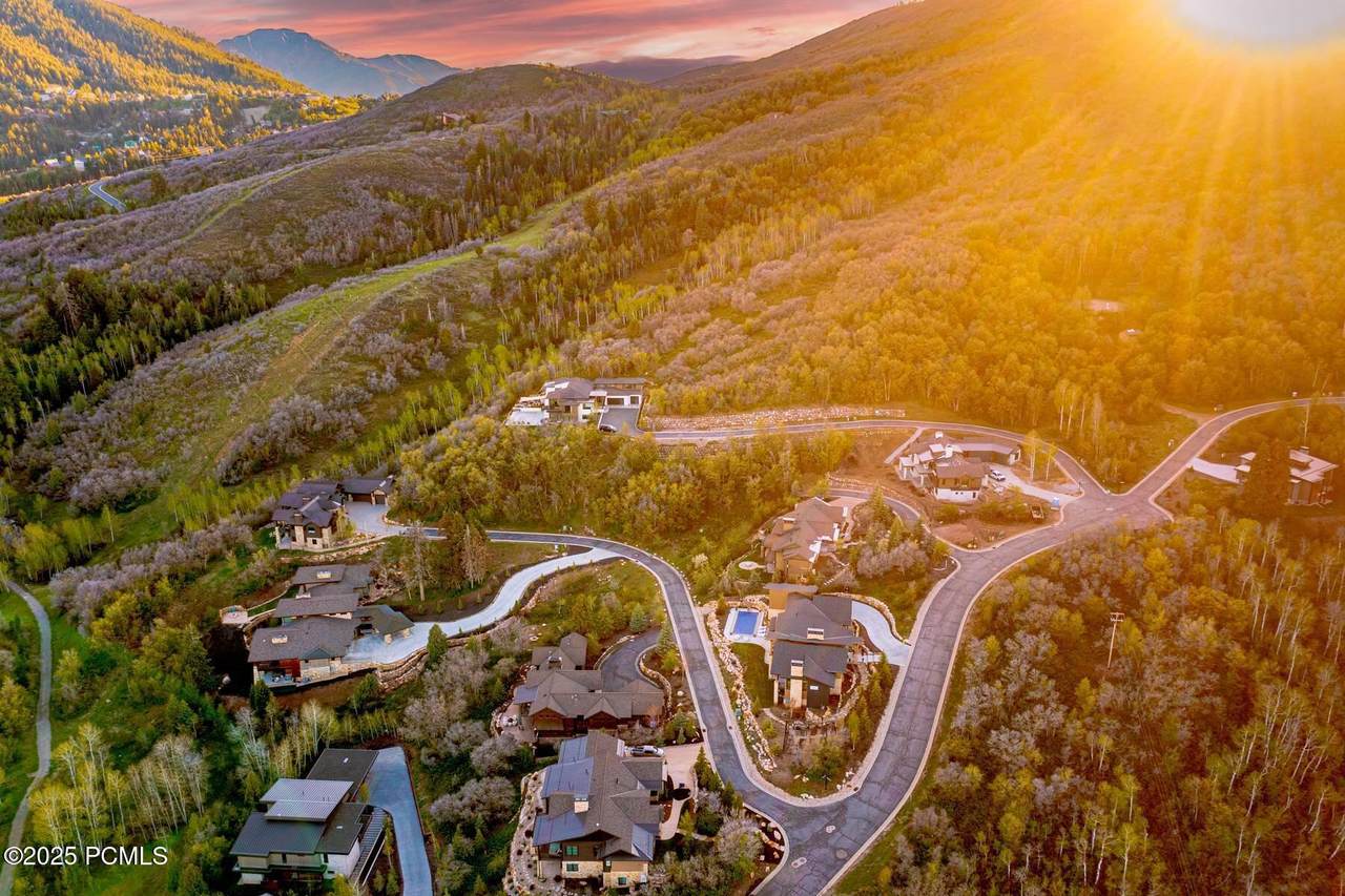 https://bt-photos.global.ssl.fastly.net/parkcity/1280_boomver_3_12502446-2.jpg