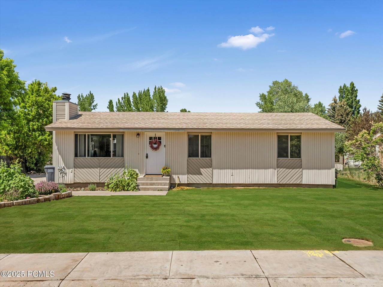 155 Hawthorne Drive - Photo 1