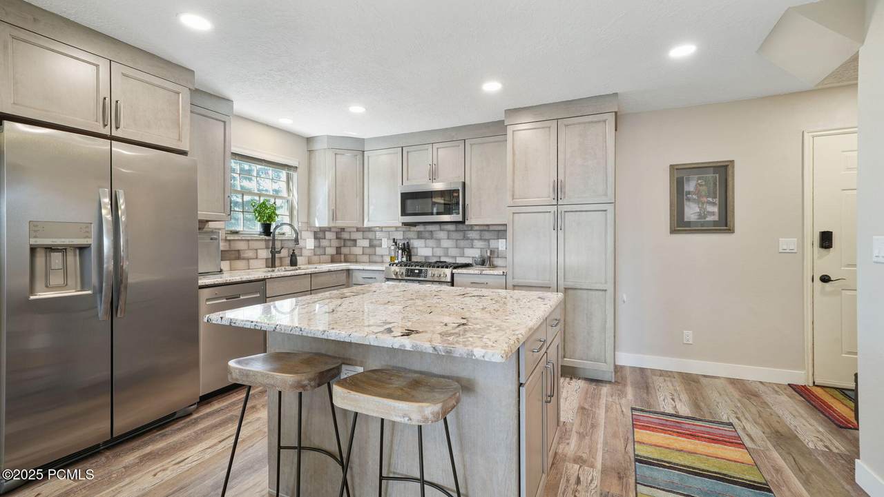901 Schneitter Circle - Photo 1