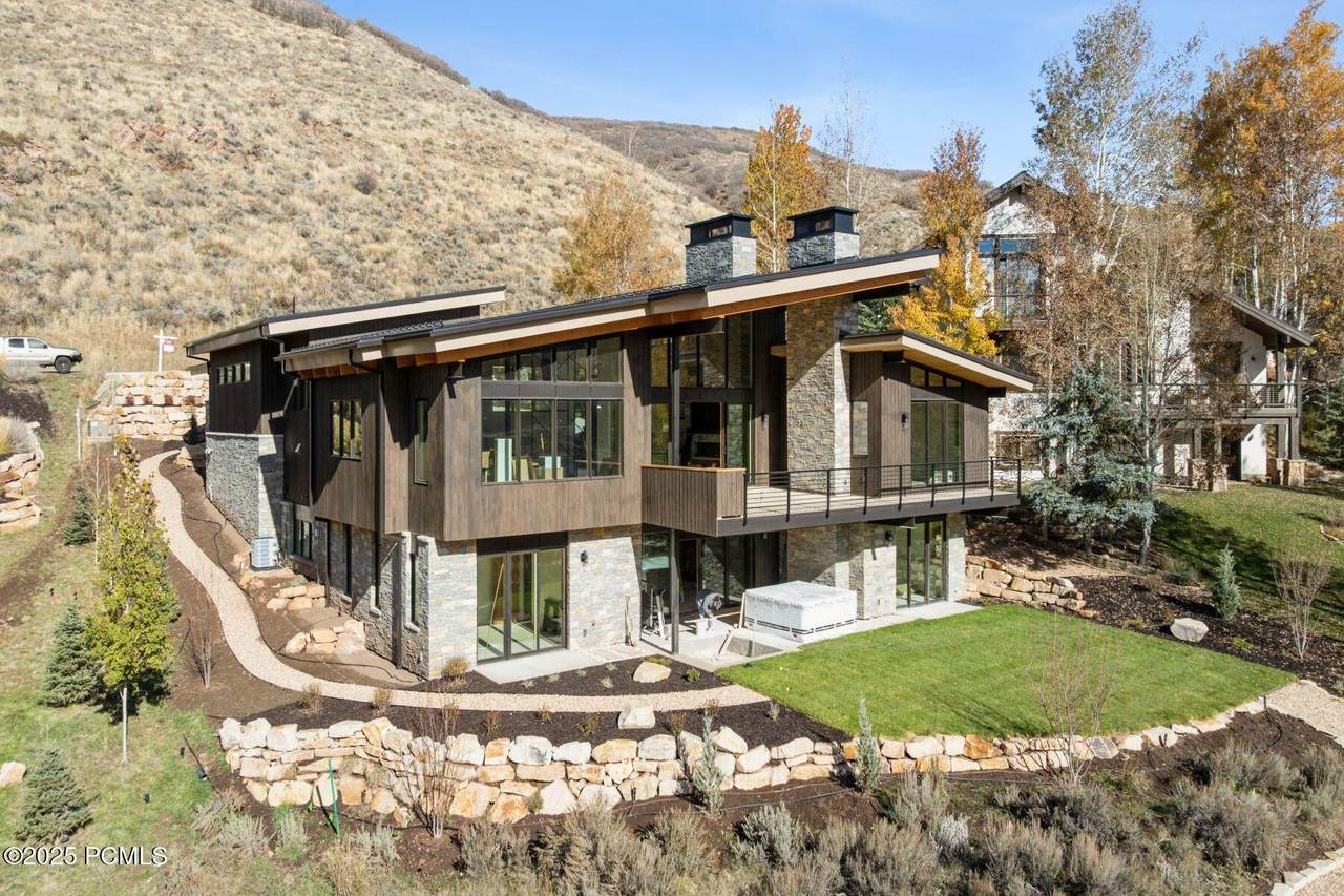 3581 Daybreaker Drive - Photo 1