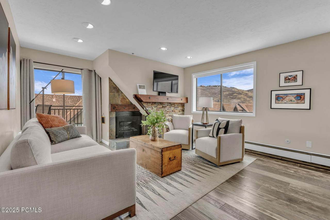 1401 Lowell Avenue - Photo 1