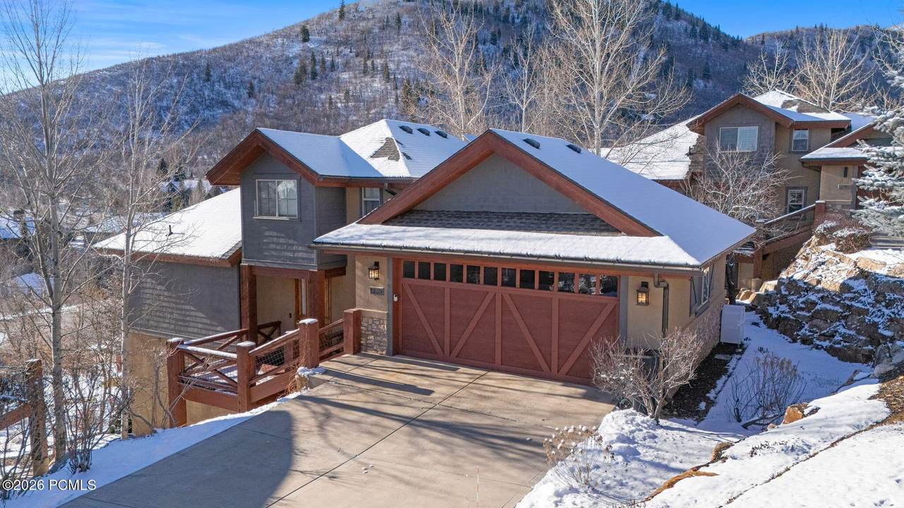 1239 Links Drive - Photo 1