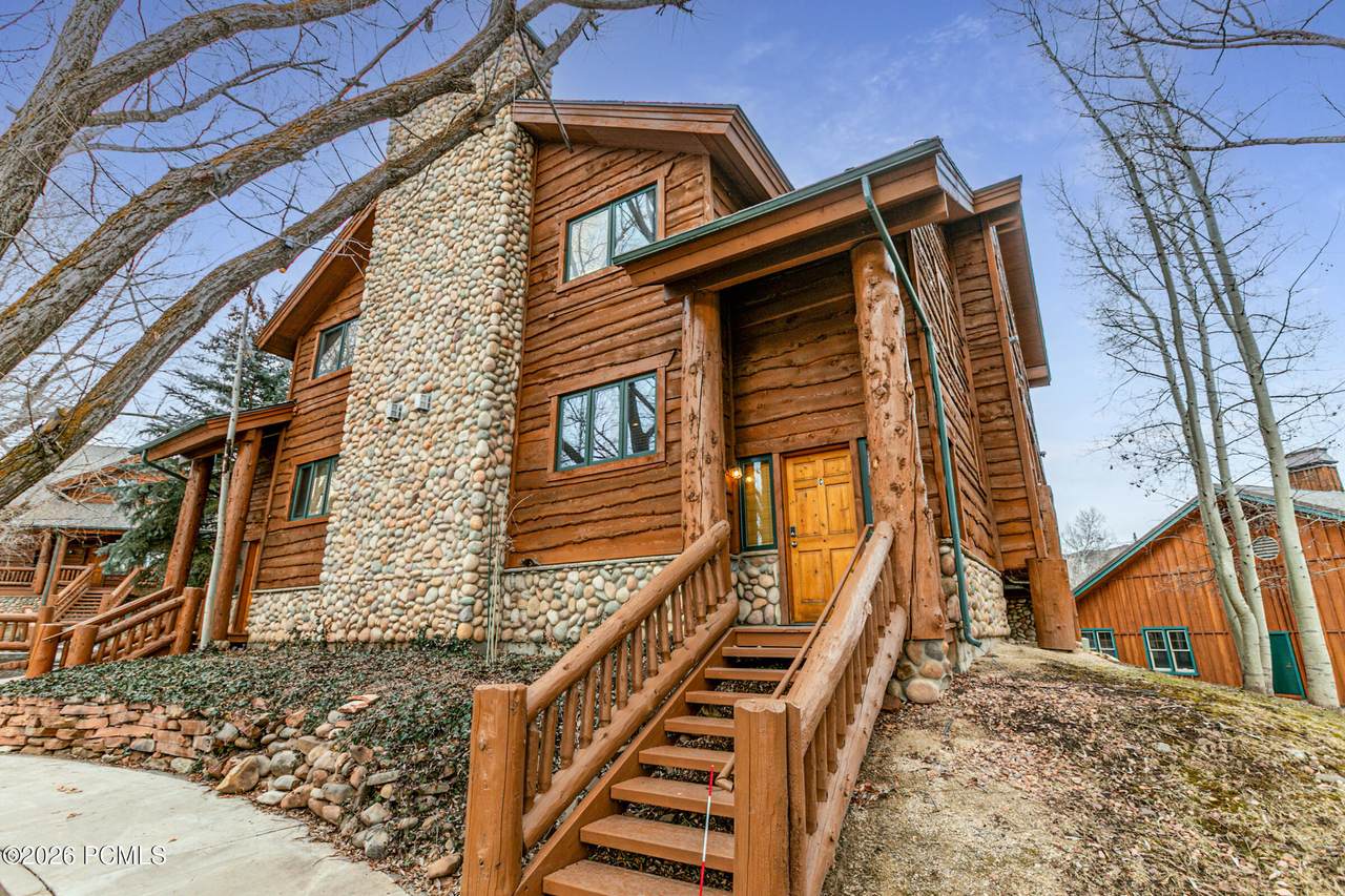 3984 Timber Wolf Lane - Photo 1