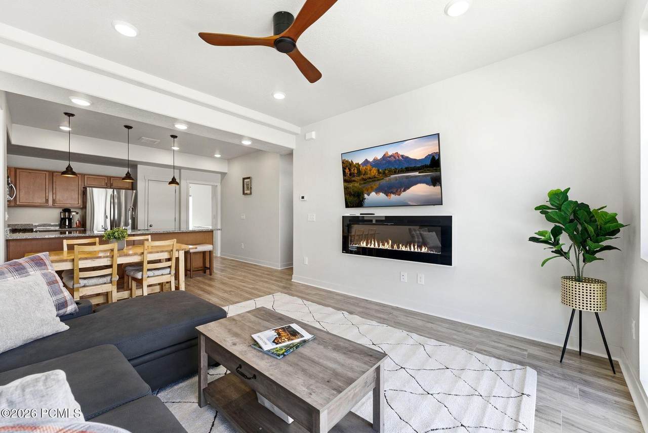 https://bt-photos.global.ssl.fastly.net/parkcity/1280_boomver_2_12600809-2.jpg