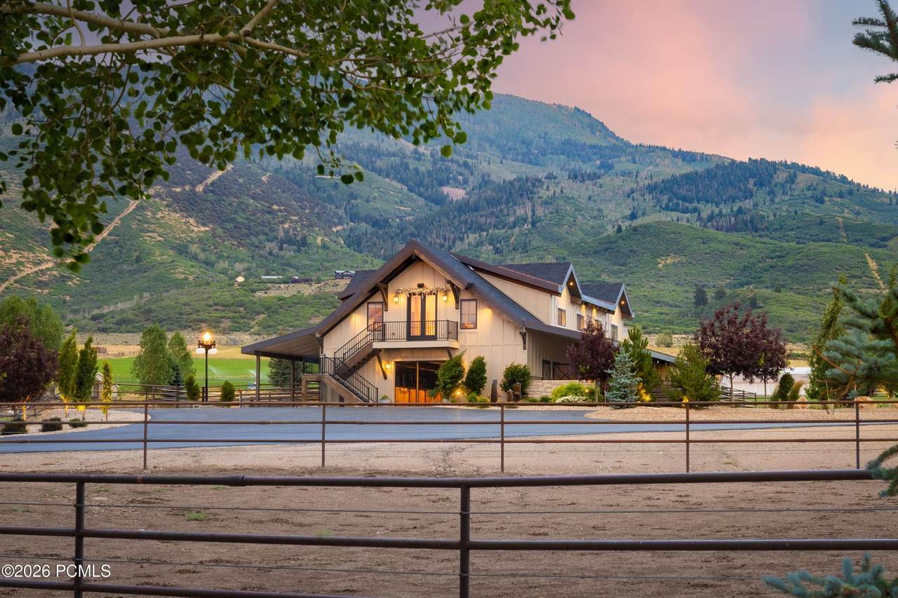 https://bt-photos.global.ssl.fastly.net/parkcity/1280_boomver_2_12600875-2.jpg