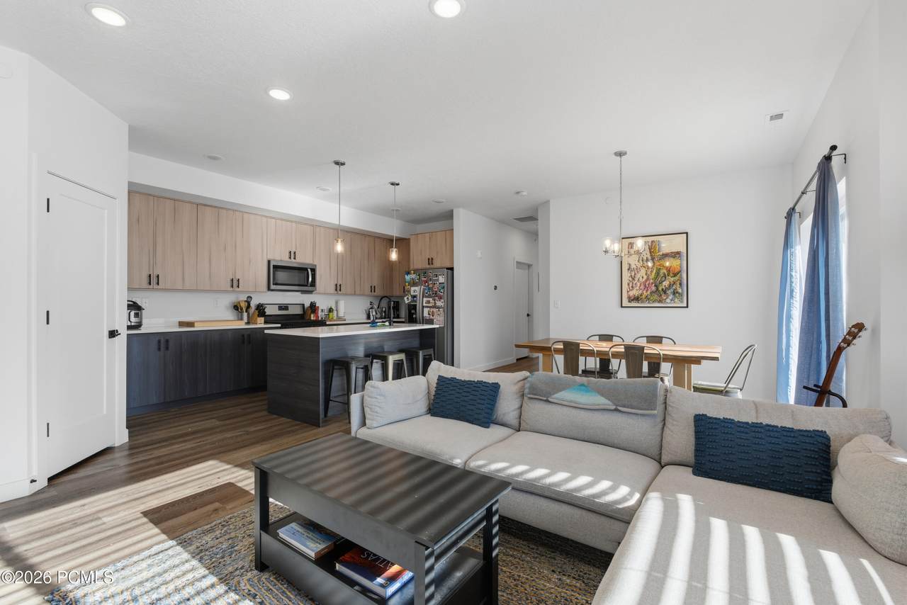 1218 Sawmill Boulevard - Photo 1