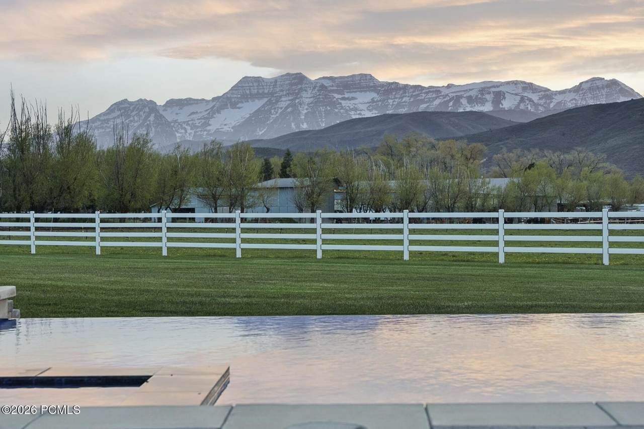 https://bt-photos.global.ssl.fastly.net/parkcity/1280_boomver_3_12601664-2.jpg