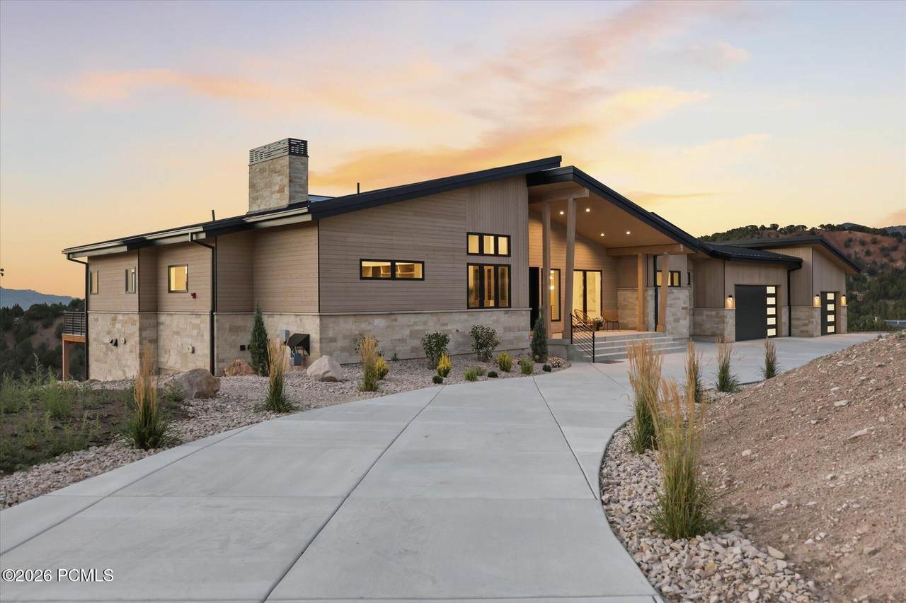 1092 Trail Ridge Drive - Photo 1