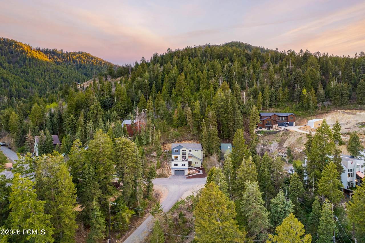 110 Paradise Road - Photo 1