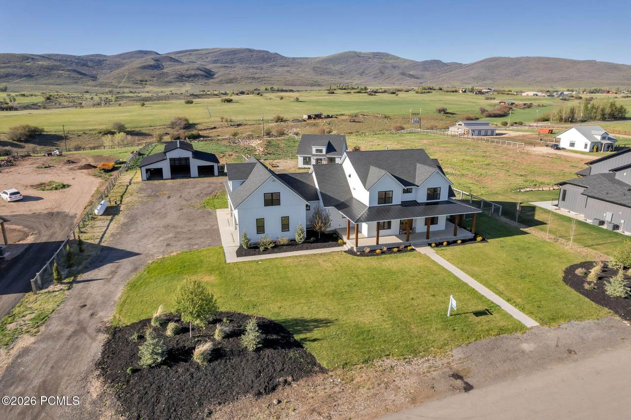 1820 Farmhouse Flats Road - Photo 1