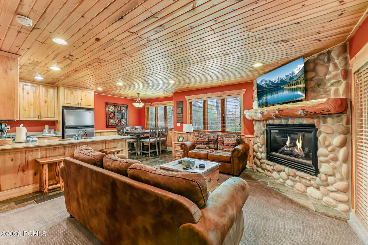 https://bt-photos.global.ssl.fastly.net/parkcity/1280_boomver_2_12602657-2.jpg