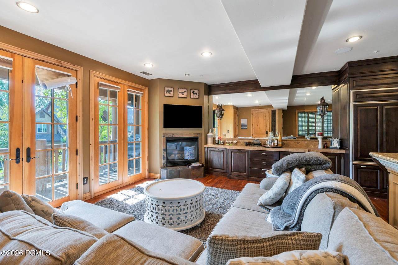 https://bt-photos.global.ssl.fastly.net/parkcity/1280_boomver_2_12602864-2.jpg