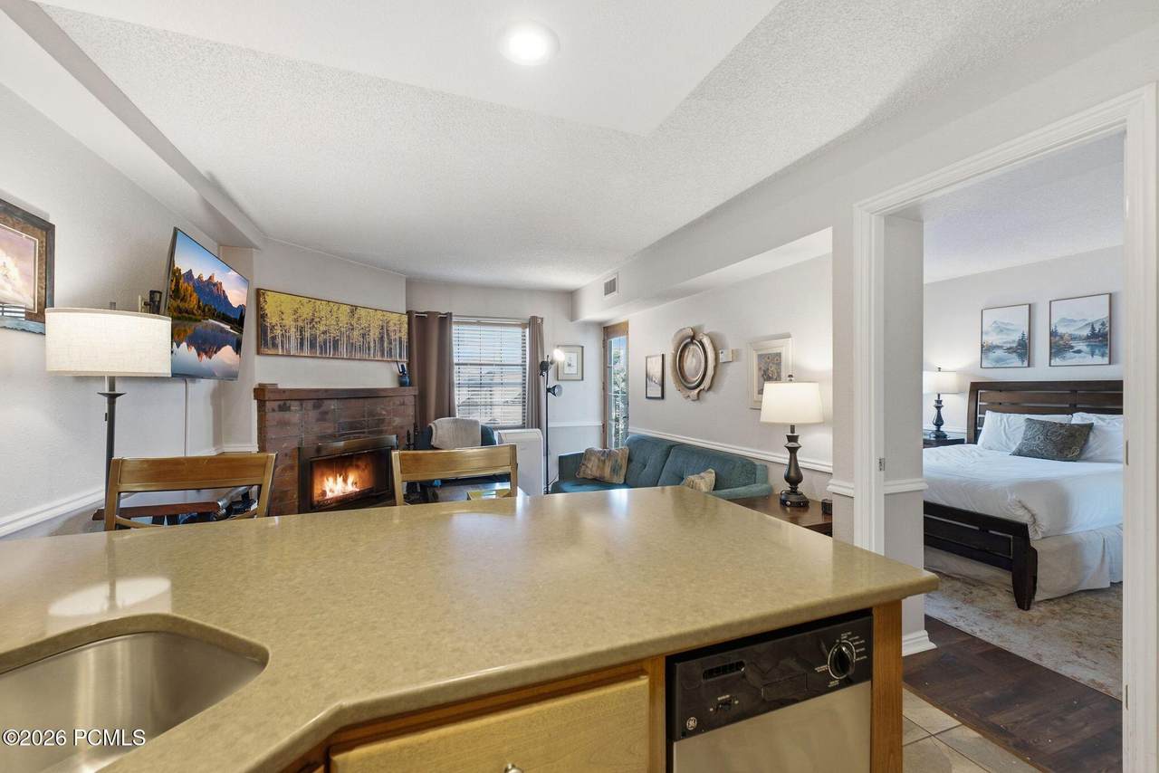 https://bt-photos.global.ssl.fastly.net/parkcity/1280_boomver_1_12603916-2.jpg