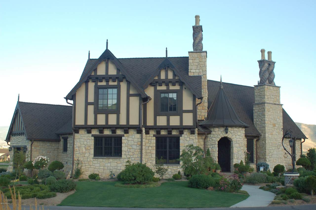 955 Coldwater Way - Photo 1