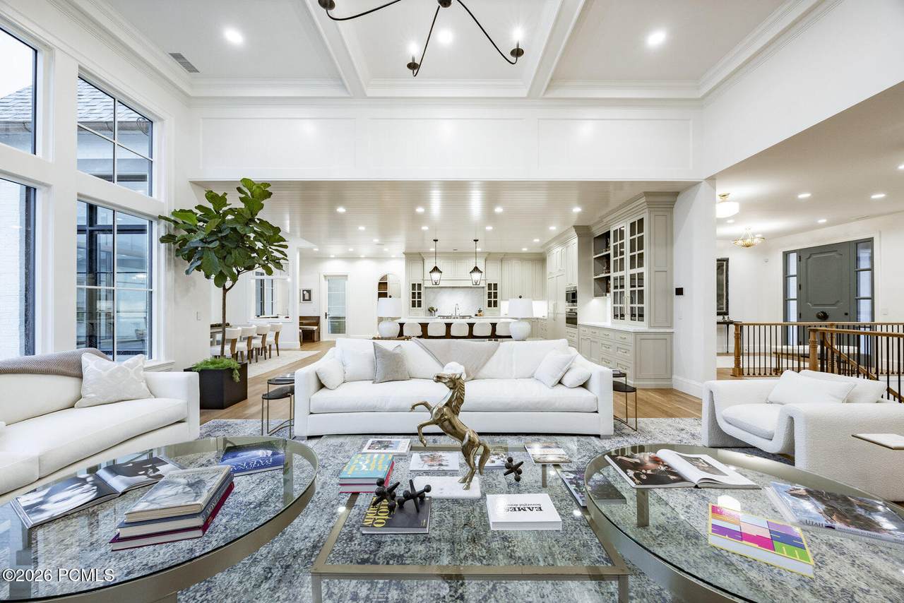 618 Fox Den Road - Photo 1