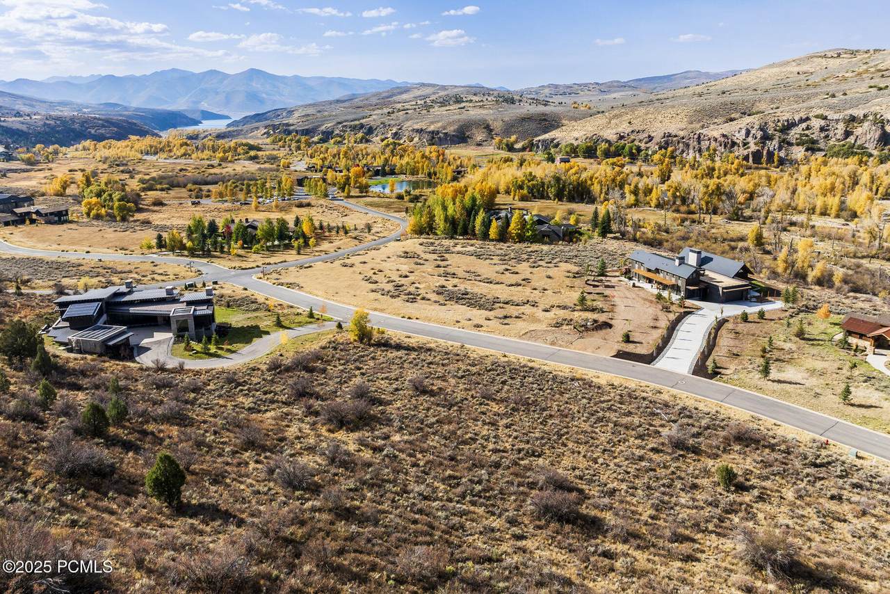 6770 Cliffview Court - Photo 1