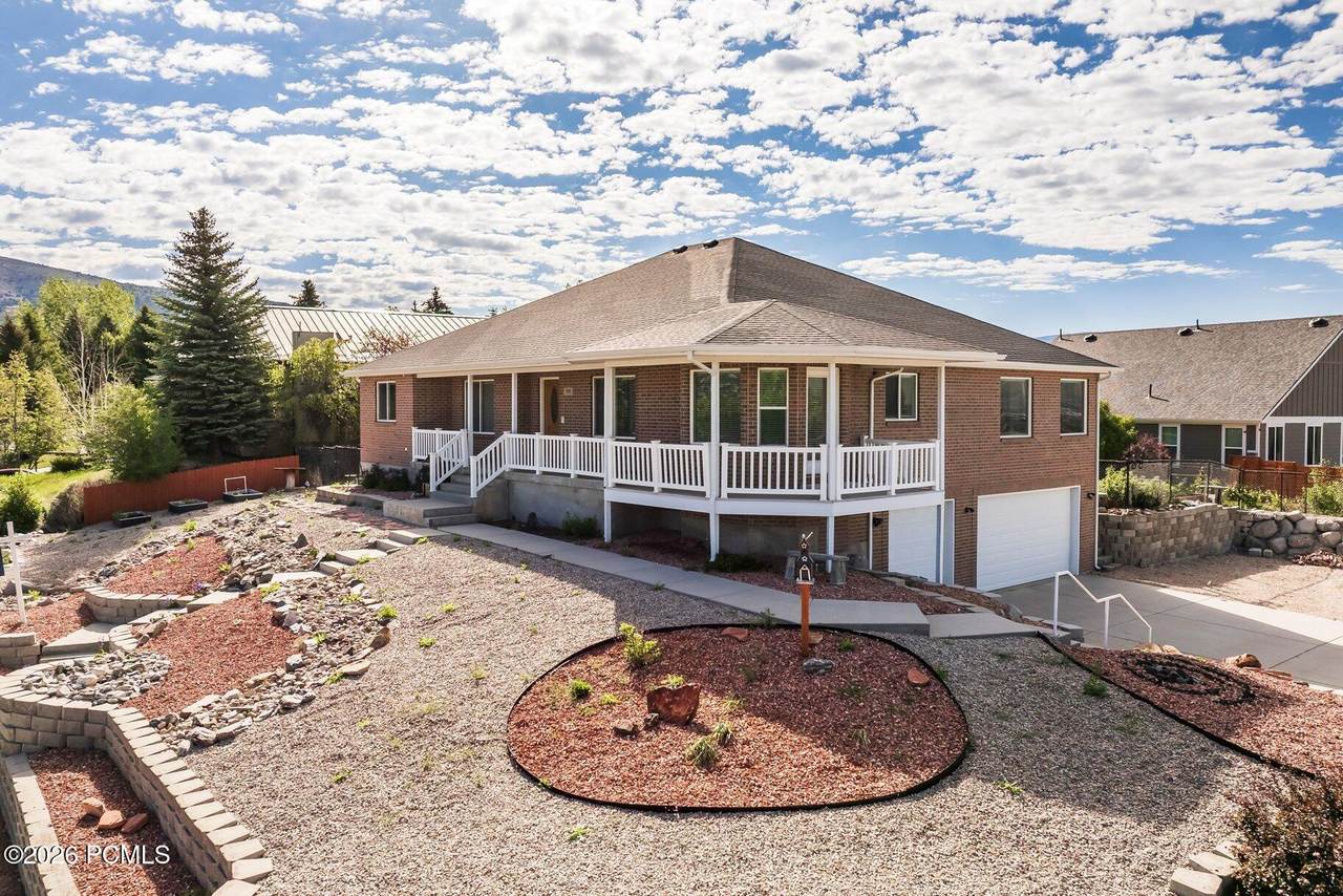 390 Ridge Drive - Photo 1