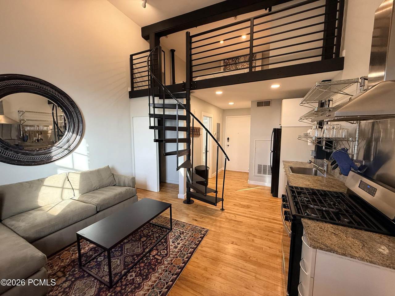 346 W Pierpont Avenue - Photo 1