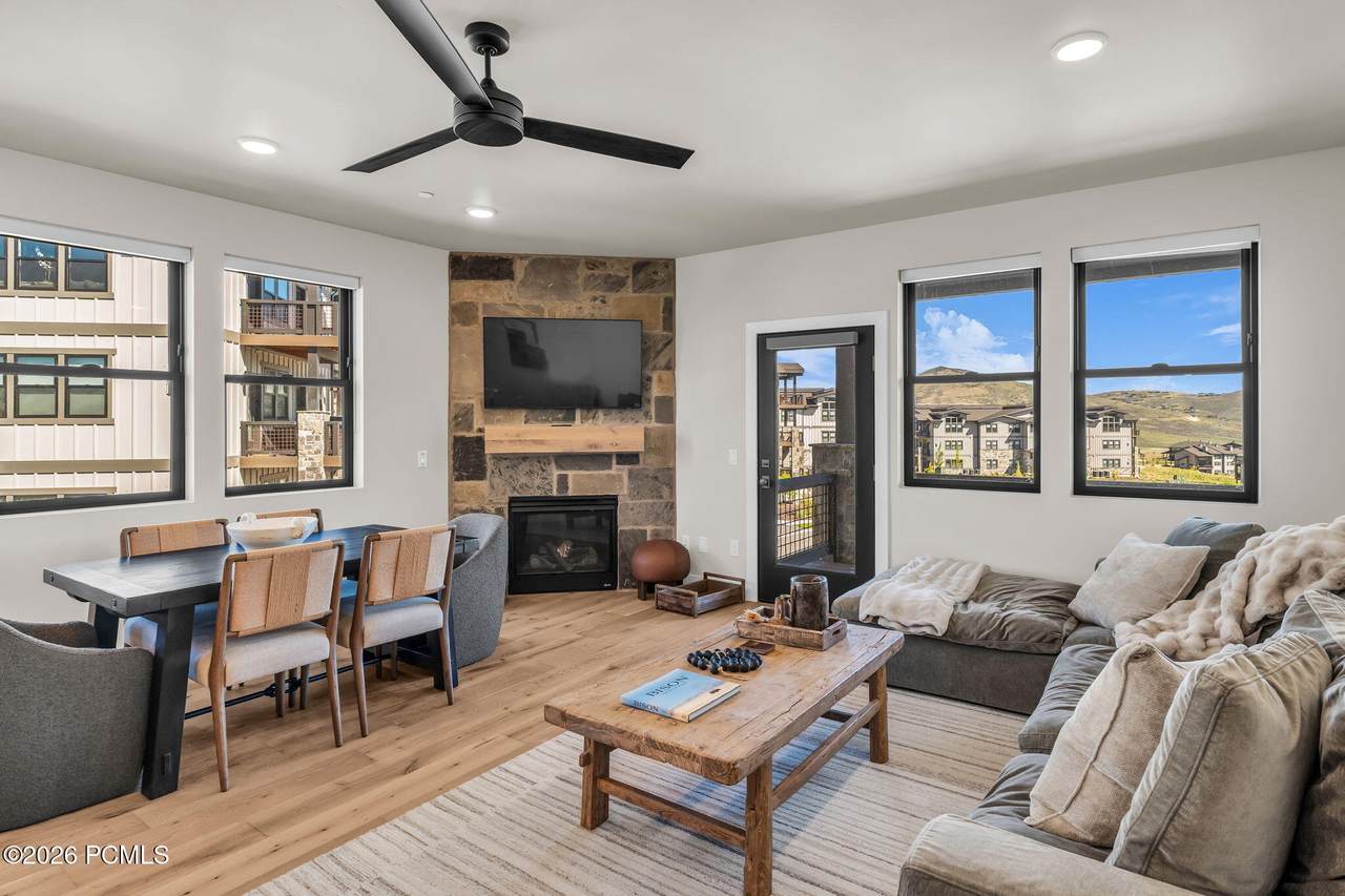 https://bt-photos.global.ssl.fastly.net/parkcity/1280_boomver_2_12602137-2.jpg