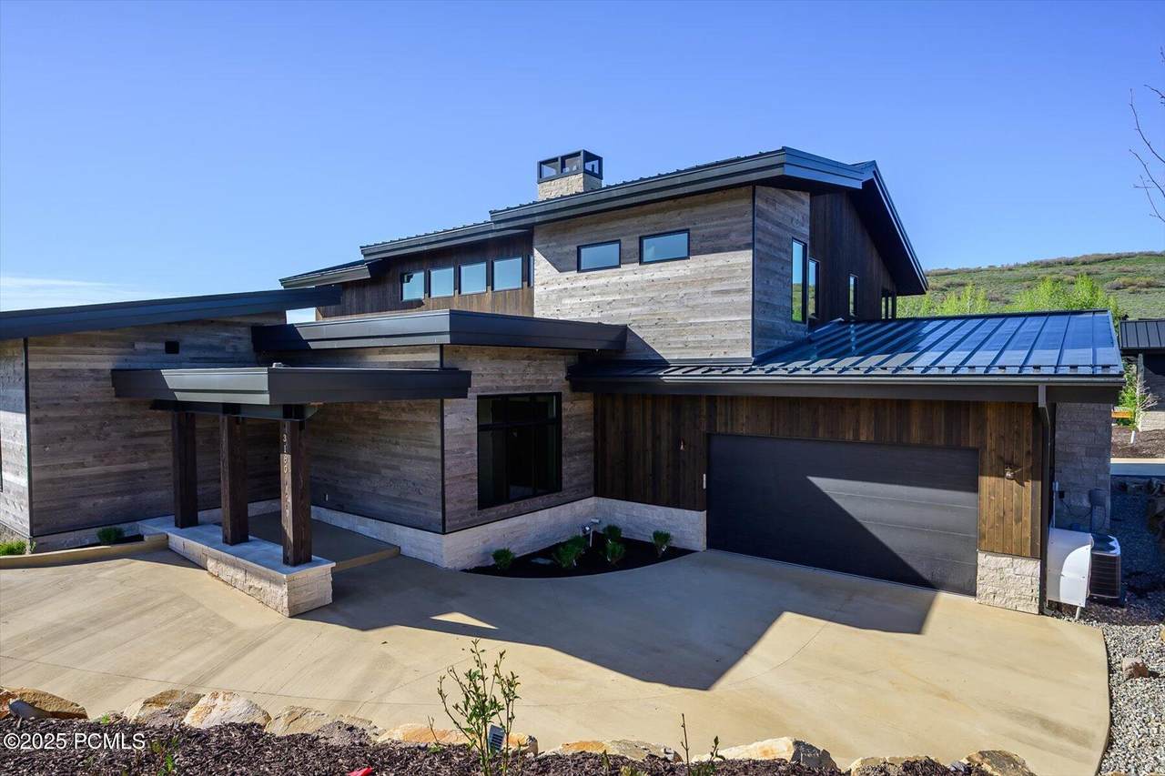 3160 Arrowhead Trail - Photo 1