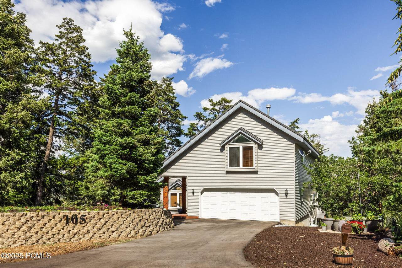 105 Paradise Road - Photo 1