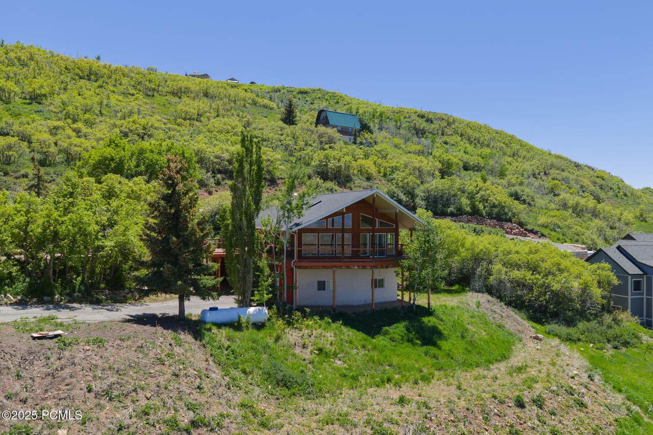 4186 Oakview Drive - Photo 1
