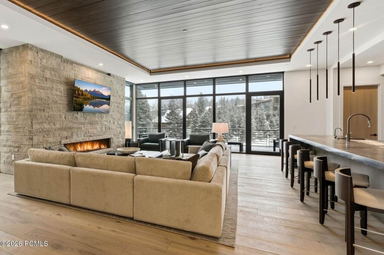 https://bt-photos.global.ssl.fastly.net/parkcity/1280_boomver_4_12600090-2.jpg