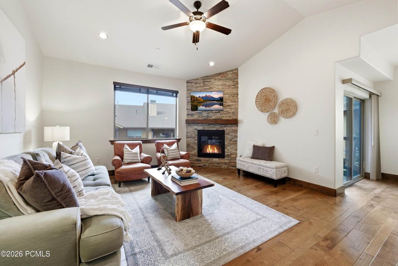 https://bt-photos.global.ssl.fastly.net/parkcity/1280_boomver_4_12600984-2.jpg