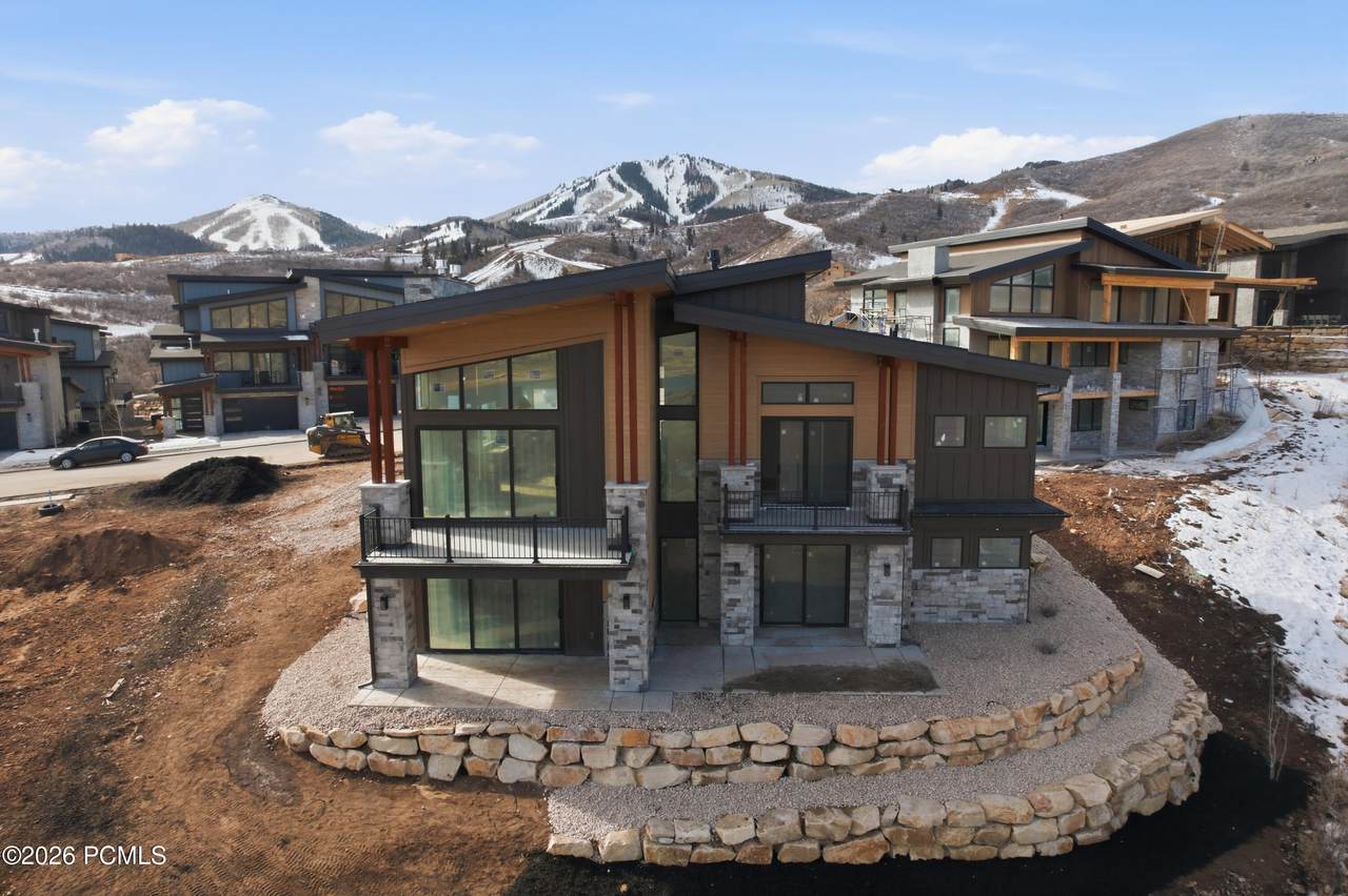 1946 Mochila Circle - Photo 1