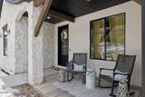 268 1400 W - Photo 11