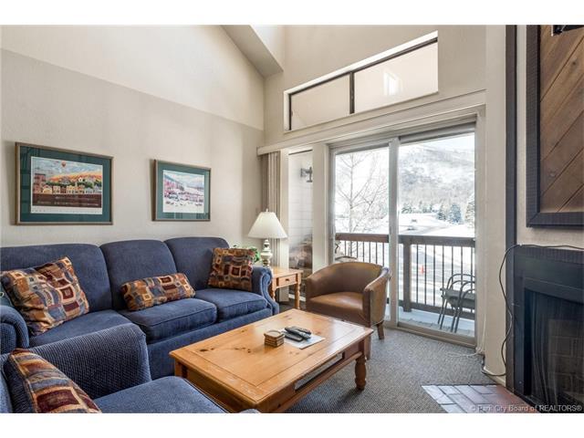 1530 Empire Avenue - Photo 1