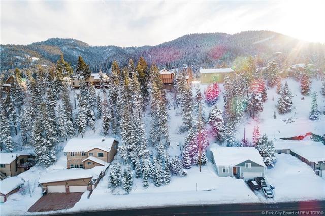 330 Aspen Drive - Photo 1