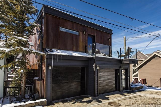 243 Ontario Avenue - Photo 1