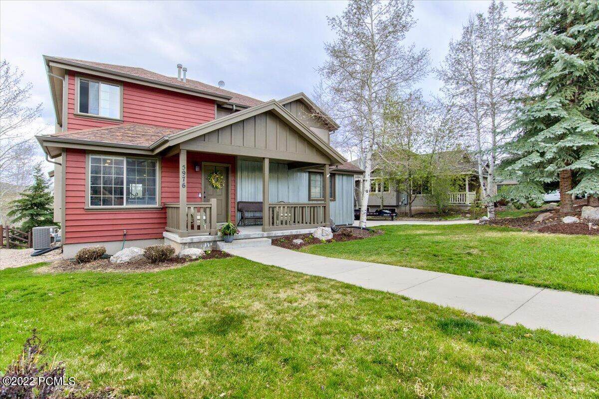 5976 Kingsford Avenue - Photo 1