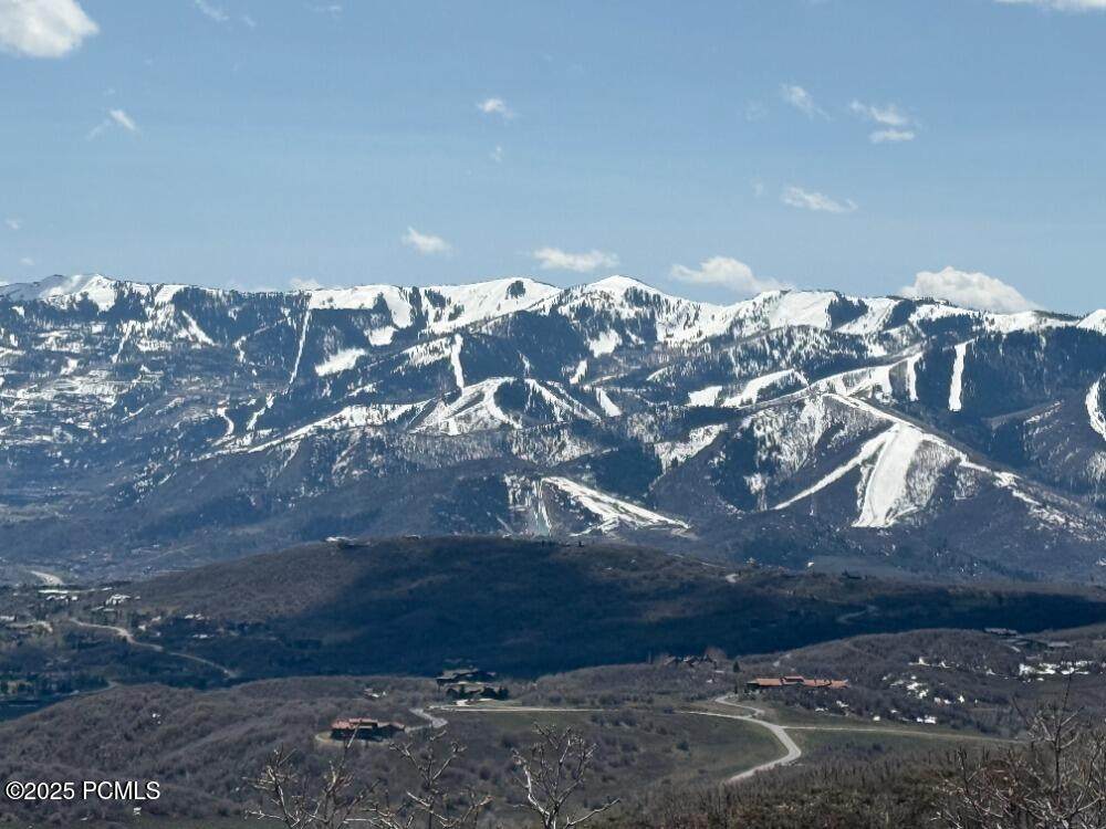 https://bt-photos.global.ssl.fastly.net/parkcity/orig_boomver_1_12600588-2.jpg