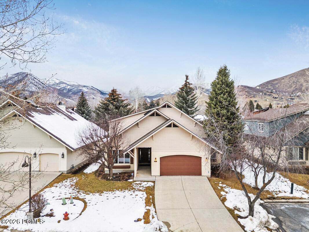 5 Village Circle - Photo 1