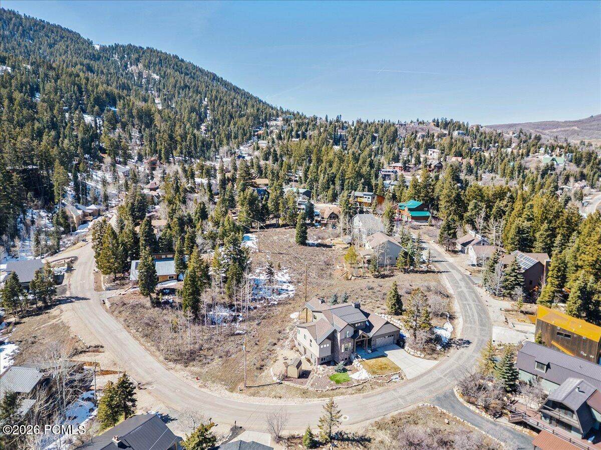390 Woodland Drive - Photo 1
