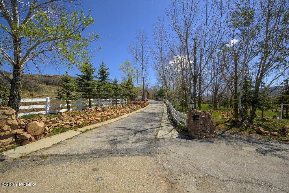 https://bt-photos.global.ssl.fastly.net/parkcity/orig_boomver_1_12601326-2.jpg
